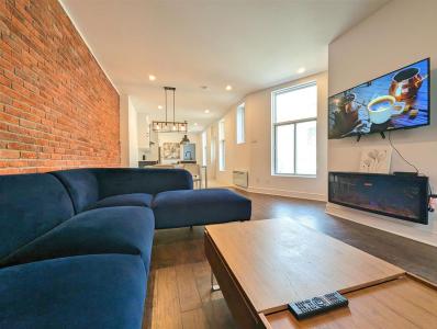 3879  Rue Ste-Catherine E., Montréal (Mercier/Hochelaga-Maisonneuve), Quebec H1W 2G5, Canadá