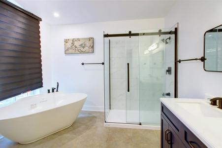 3879  Rue Ste-Catherine E., Montréal (Mercier/Hochelaga-Maisonneuve), Quebec H1W 2G5, Canadá