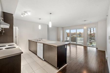 639  Rue Robert-Élie, Laval (Laval-des-Rapides), Quebec H7N 3Y9, CANADÁ