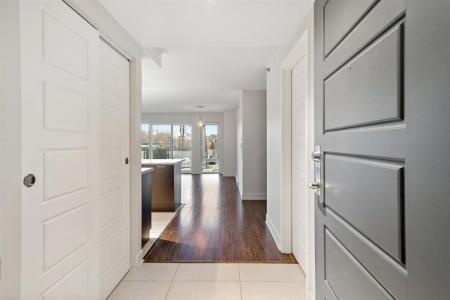 639  Rue Robert-Élie, Laval (Laval-des-Rapides), Quebec H7N 3Y9, CANADÁ