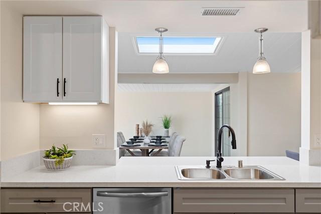 2018 E Glenwood Avenue, Fullerton, Kalifornia 92831, USA