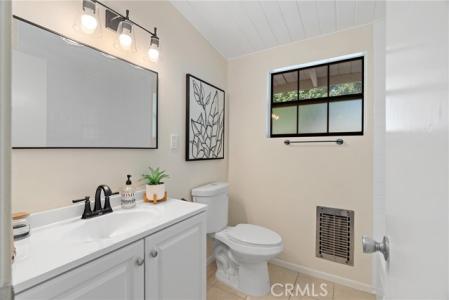 2018 E Glenwood Avenue, Fullerton, Kalifornia 92831, USA