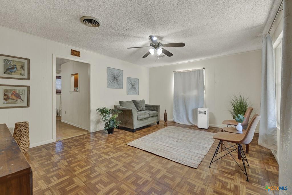 102 Selvera Street, Kyle, 得克萨斯州 78640, 美国