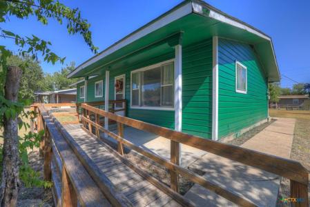 102 Selvera Street, Kyle, 得克萨斯州 78640, 美国