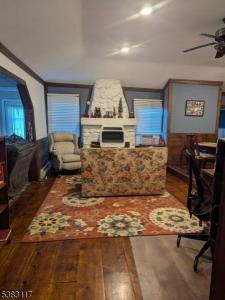 32 Laurel Drive, Oak Ridge, New Jersey 07438