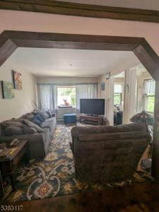 32 Laurel Drive, Oak Ridge, New Jersey 07438