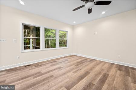 94 Dingley Road, Montross, Virginia 22520, Amerika Birleşik Devletleri