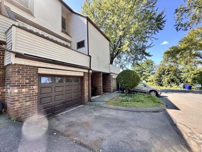 285 Queen , 4B, Southington, Connecticut 06489, USA