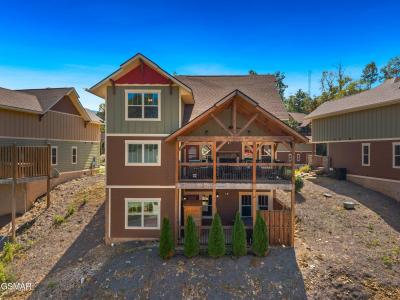 810 Blacksmith Way, Gatlinburg, Tennessee 37738