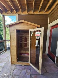 810 Blacksmith Way, Gatlinburg, Tennessee 37738