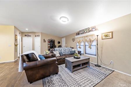 2755 Arrow Highway , 106, La Verne, 加州 91750, 美國