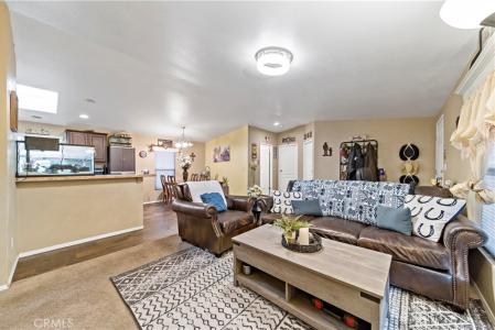 2755 Arrow Highway , 106, La Verne, 加州 91750, 美國