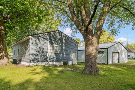 205 SW 8th Avenue, Oelwein, Iowa 50662
