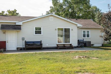 327 E Mindy Drive, Shell Rock, Iowa 50670, Estados Unidos