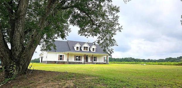 2078 County Road 17, Headland, Alabama 36345