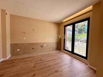 Kodra e Diellit, Tirana, אלבניה