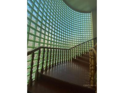 Rruga e Elbasanit, Tirana, アルバニア