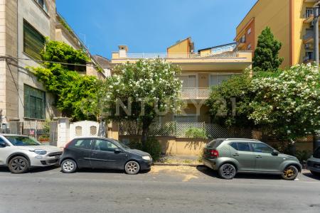 Via Salvatore Paola, Catania, Sicilia 95127, イタリア