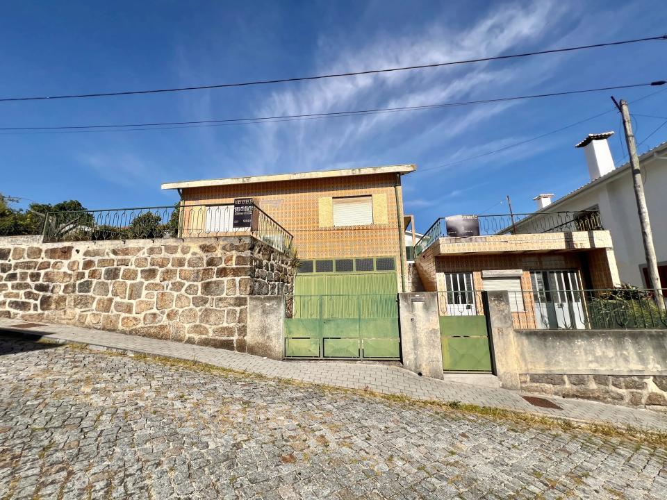 Santo Tirso, Porto 4780-508, Portugal