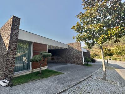 Santo Tirso, Porto 4825-102, Portogallo