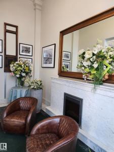 10134 100 STREET NW, Edmonton, Alberta T5J 0N8, Canada