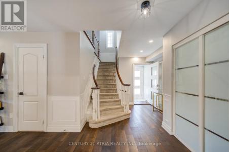 18 PARK LANE CIRCLE, Richmond Hill (south Richvale), Ontario L4C 6S8, Kanada