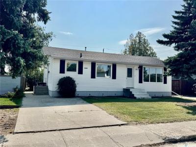 12 KING CRESCENT, Humboldt, Saskatchewan S0K 2A0, Canada