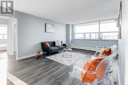 1455 LAWRENCE AVENUE WEST, Toronto (brookhaven-amesbury), Ontario M6L 1B1, Canada