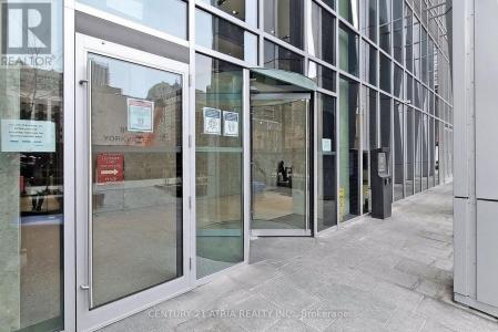 1 YORKVILLE AVENUE, Toronto (annex), אונטריו M4W 1L1, קנדה