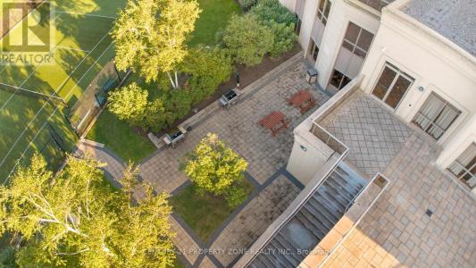 710 HUMBERWOOD BOULEVARD, Toronto (west Humber-clairville), أونتاريو M9W 7J5, كندا 