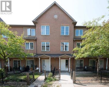 12 ST MORITZ WAY, Markham (unionville), أونتاريو L3R 4E8, كندا 