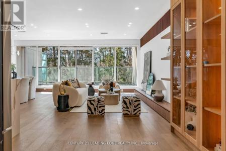 1 WATERGARDEN WAY, Toronto (bayview Village), Ontario M2K 2Z7, Canada