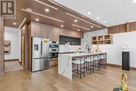 1 WATERGARDEN WAY, Toronto (bayview Village), Ontario M2K 2Z7, Canada