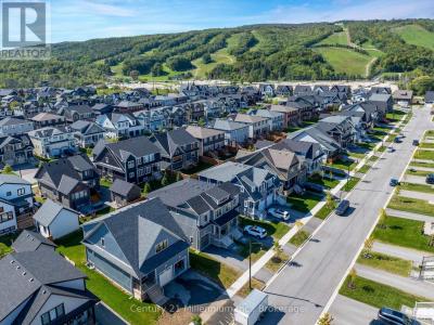 135 COURTLAND STREET, Blue Mountains, Ontario L9Y 0R4, Canada