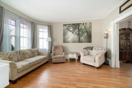 30 KENSINGTON AVENUE, Smiths Falls, Ontario K7A 2K5, Canada