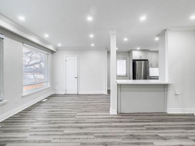 80 CORAL GABLE DRIVE, Toronto, Ontario M9M 1P1, Canadá