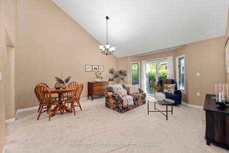 40 MUSEUM DRIVE, Orillia, אונטריו L3V 7T9, קנדה 