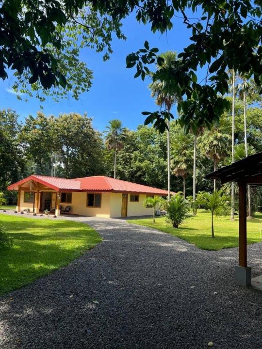 Cahuita Playa Grande Talamanca, Limón 70403, Costa Rica