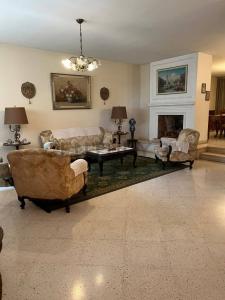 Intendentes Militares de la Guerra del Chaco 876, Las Mercedes, Asunción 001210, Paraguay