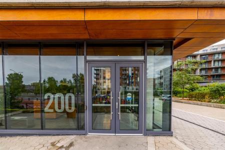 200 Boul. Marcel-Laurin, Montréal (Saint-Laurent), Quebec H4M 0B1, Canada