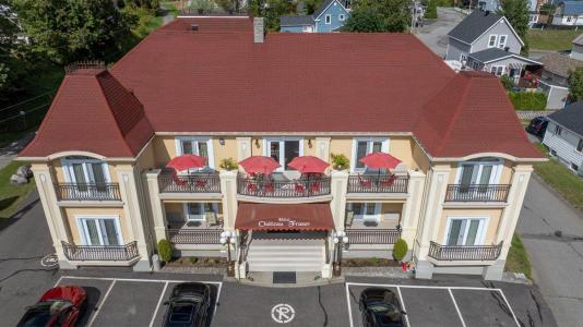 1  Rue du Quai, Témiscouata-sur-le-Lac, Quebec G0L 1E0, Canada