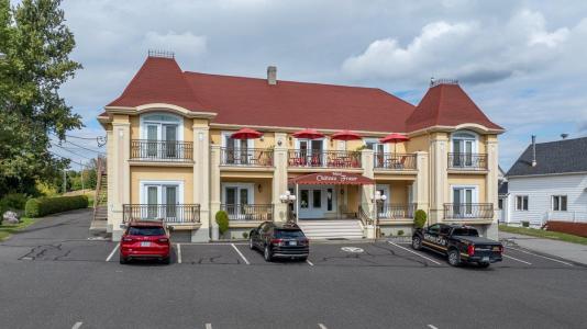 1  Rue du Quai, Témiscouata-sur-le-Lac, Quebec G0L 1E0, Canada