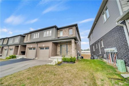 34 WEST MILL STREET, Ayr, Ontario N0B 1E0, Canadá