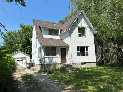 15 BIRCH STREET, Pine Falls, Manitoba R0E 1M0, Canada