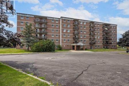 745 DAVIS DRIVE, Kingston (east Gardiners Rd), 安大略省 K7M 8J4, 加拿大