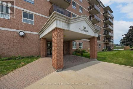 745 DAVIS DRIVE, Kingston (east Gardiners Rd), אונטריו K7M 8J4, קנדה