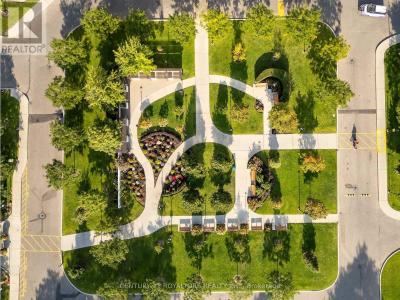 725 DON MILL ROAD, Toronto (flemingdon Park), 安大略省 M3C 1S8, 加拿大