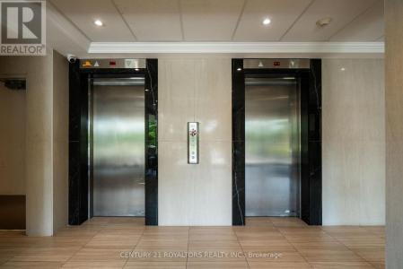 725 DON MILL ROAD, Toronto (flemingdon Park), 安大略省 M3C 1S8, 加拿大