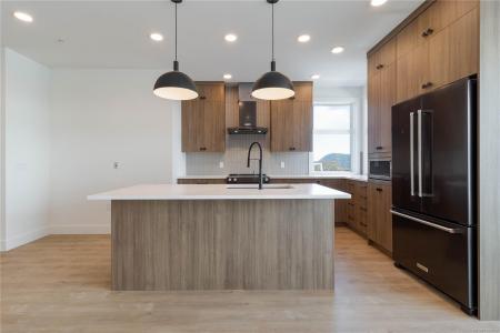 201 DOGWOOD DR, Ladysmith, 不列颠哥伦比亚省 V9G 0C3, 加拿大