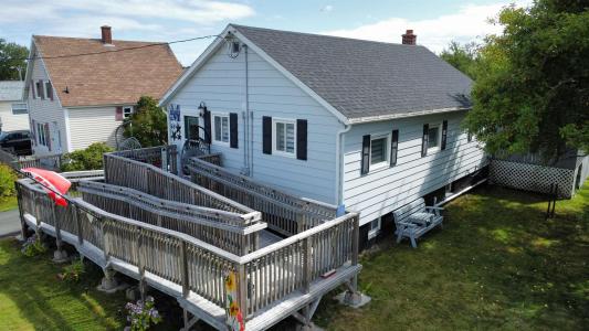 46 QUARRY ROAD, Glace Bay, Nova Scotia B1A 1G1, Canada